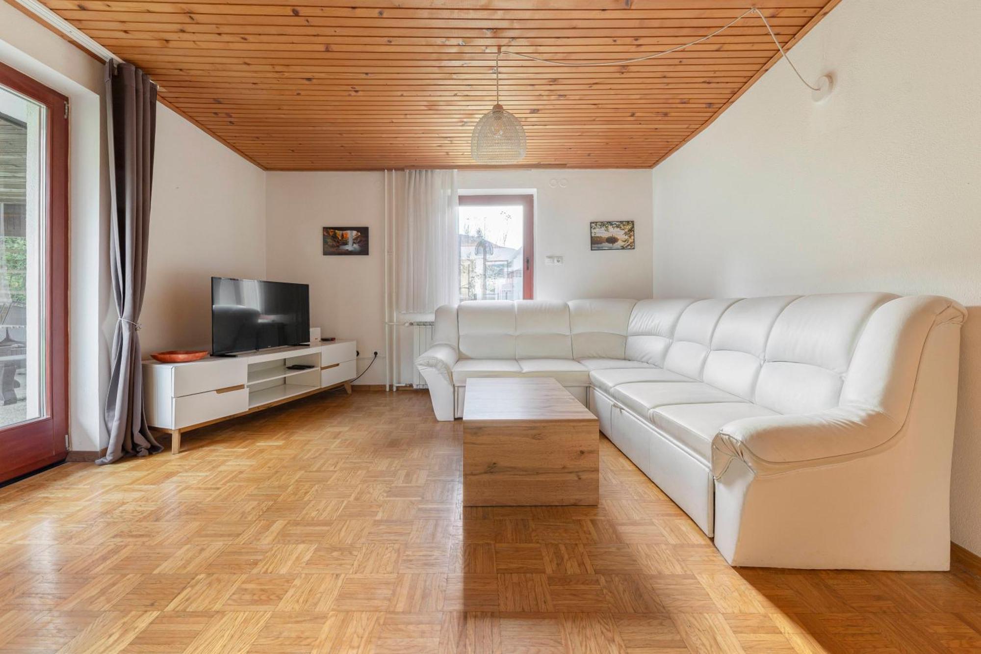 Appleby Apartments Kersnik Бохінь Екстер'єр фото
